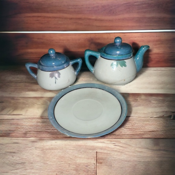 Lusterware Miniature teapot, creamer, sugar made Japan with TA stamped saucer - Picture 2 of 8